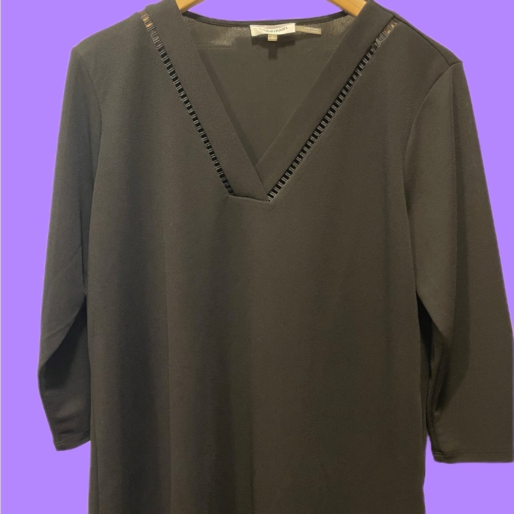 Calvin Klein Elegant Black V-Neck Women's Top Size L